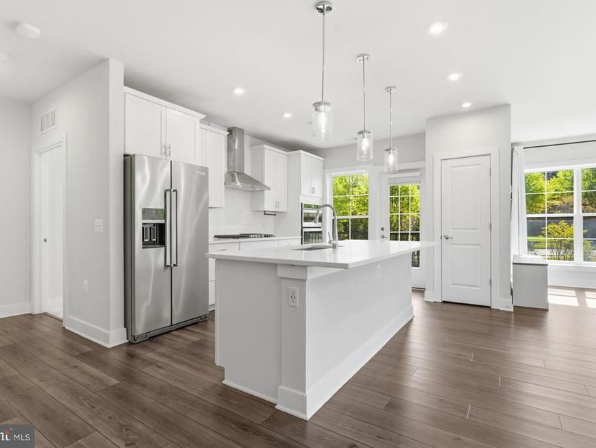 102 Saint Ives Place, Oxon Hill, MD 20745 Main Photo