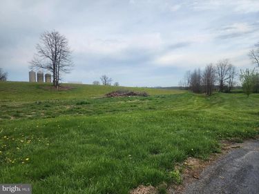 10 BEVERLY COURT, CARLISLE, PA 17015