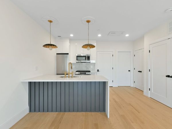 219 Paris, Unit 4, Boston, MA 02128