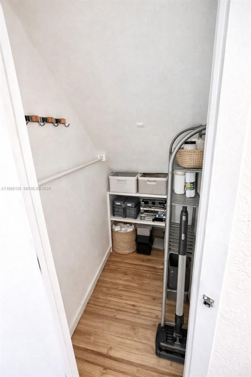 3915 N Meridian Ave, Unit 101, Miami Beach, FL 33140 Photo