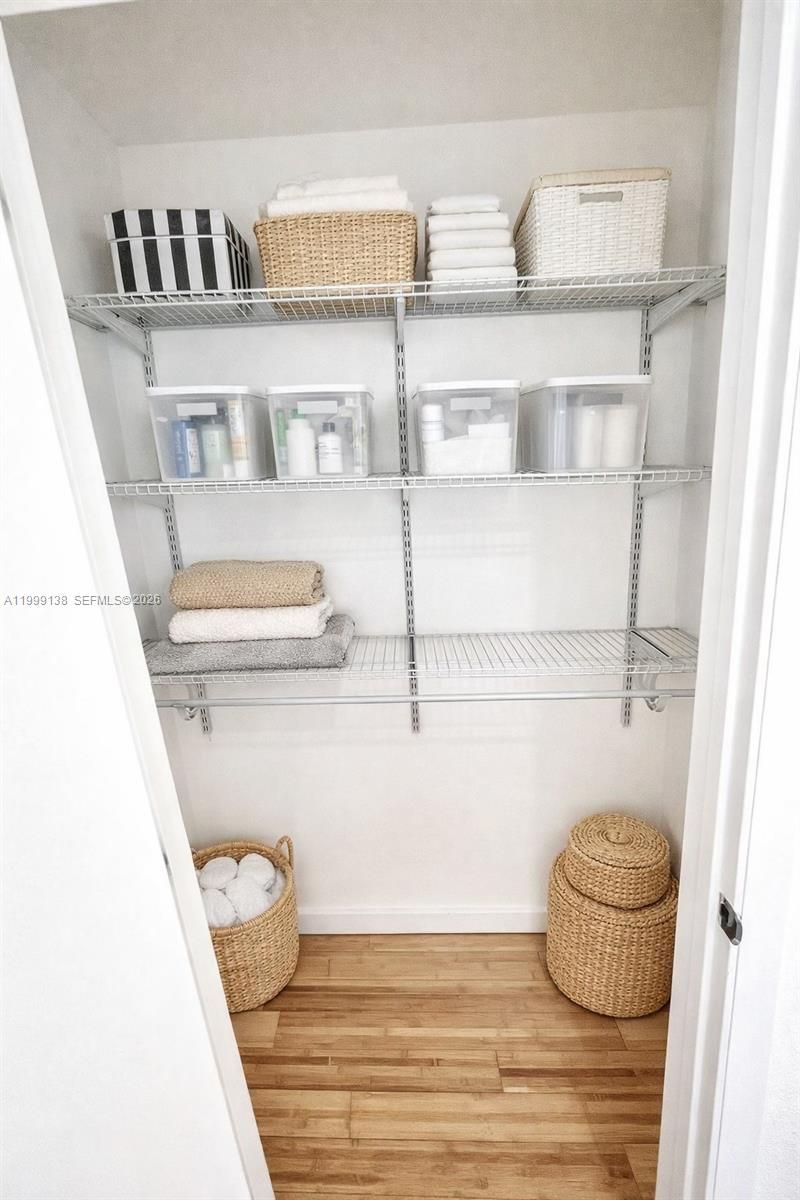 3915 N Meridian Ave, Unit 101, Miami Beach, FL 33140 Photo