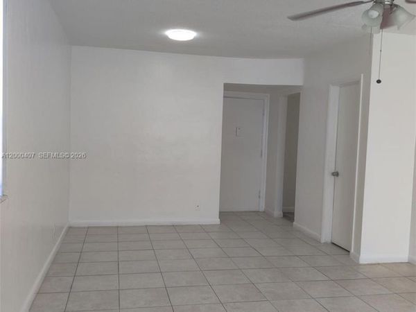 5930 NE 18th Ave, Unit 301, Fort Lauderdale, FL 33334