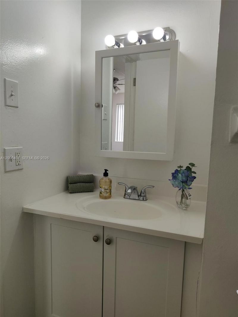 5930 NE 18th Ave, Unit 301, Fort Lauderdale, FL 33334 Photo