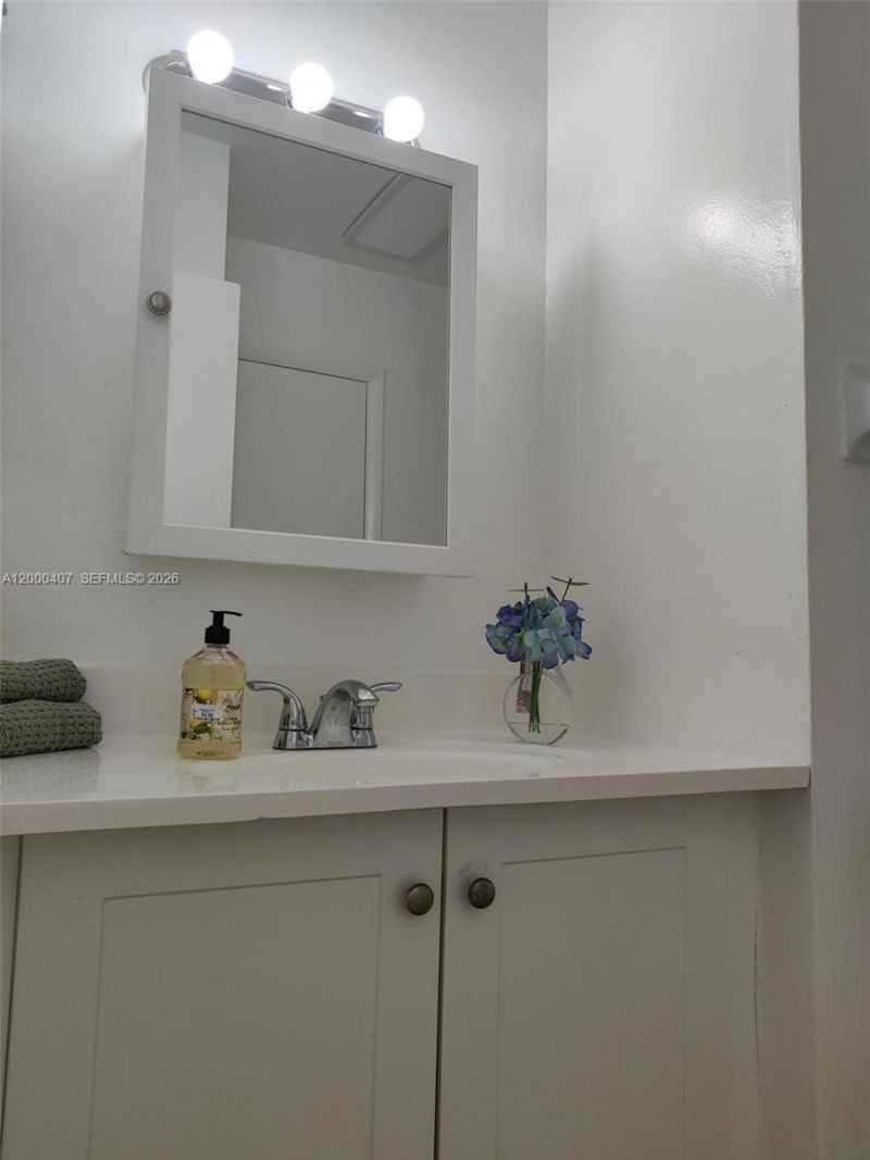 5930 NE 18th Ave, Unit 301, Fort Lauderdale, FL 33334 Photo