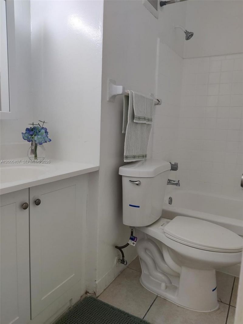 5930 NE 18th Ave, Unit 301, Fort Lauderdale, FL 33334 Photo