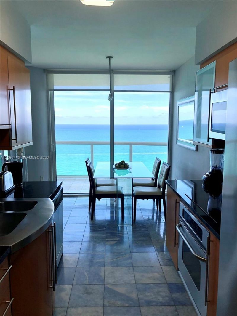 6365 Collins Ave, Unit 3602, Miami Beach, FL 33141 Photo