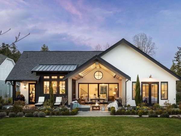 839 Clayton Rd, North Saanich, BC V8L 5M3