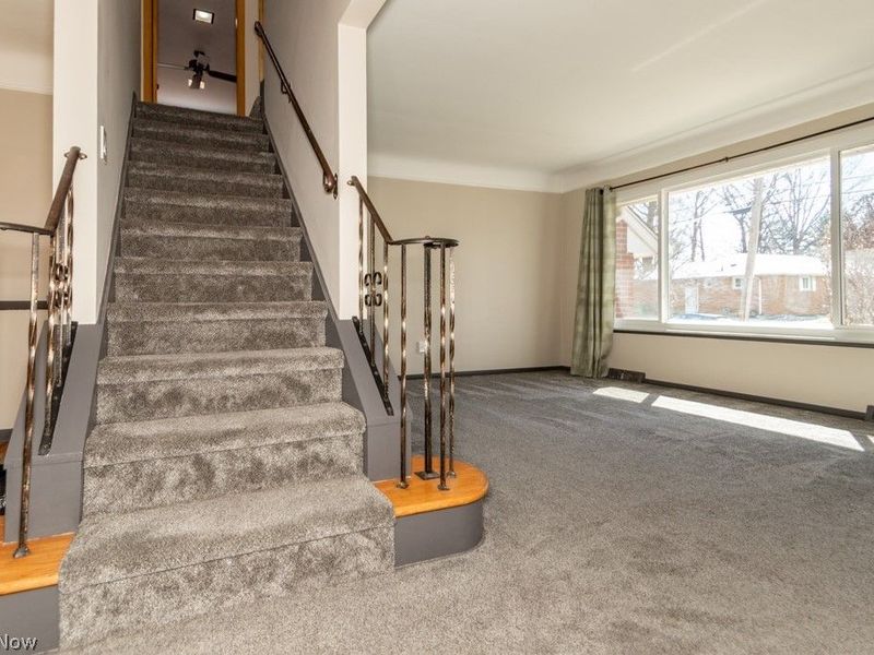 1726 Braeburn Park Drive, Euclid, OH 44117 Photo 4