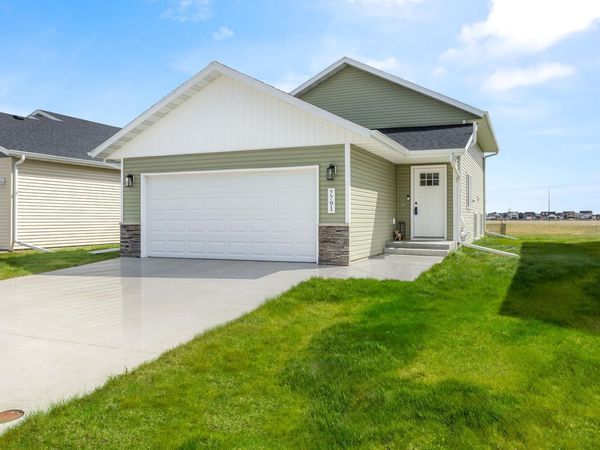 7791 Cub Creek Way, Horace, ND 58047