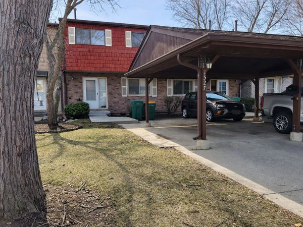 1527 Mohawk Trail, Wheeling, IL 60090