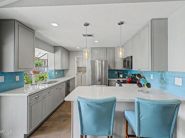 6425 W MISSION Lane, Glendale, AZ 85302