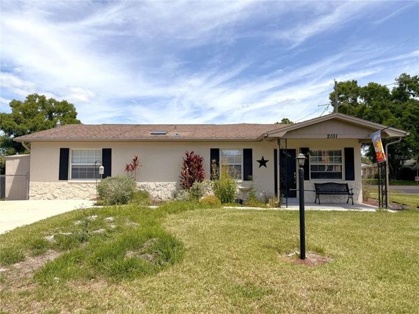 2101 W HAMILTON AVENUE , TAMPA, FL 33604