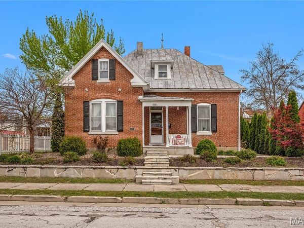 121 E 5th Street , Hermann, MO 65041