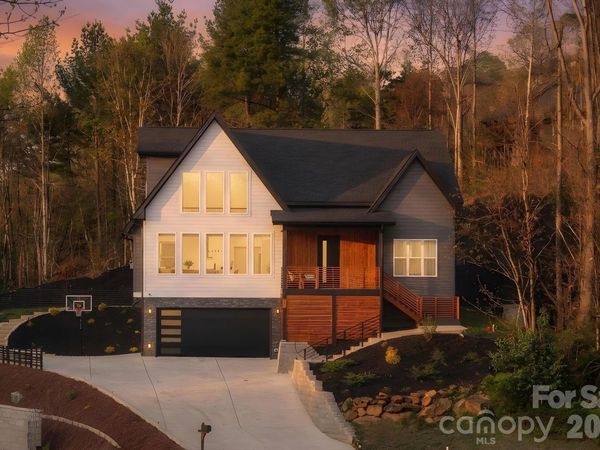 50 Carden Drive, Weaverville, NC 28787