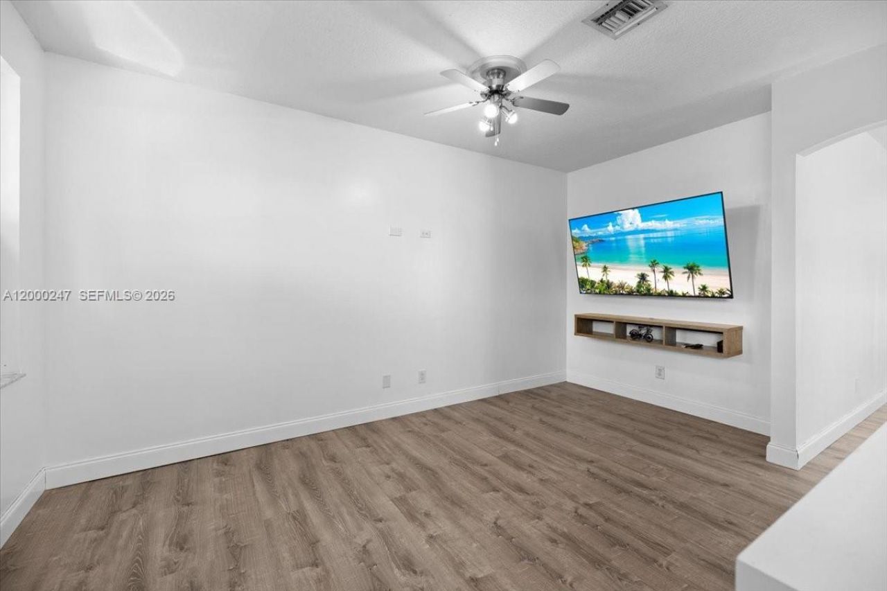 15385 SW 51st St, Davie, FL 33331 Photo