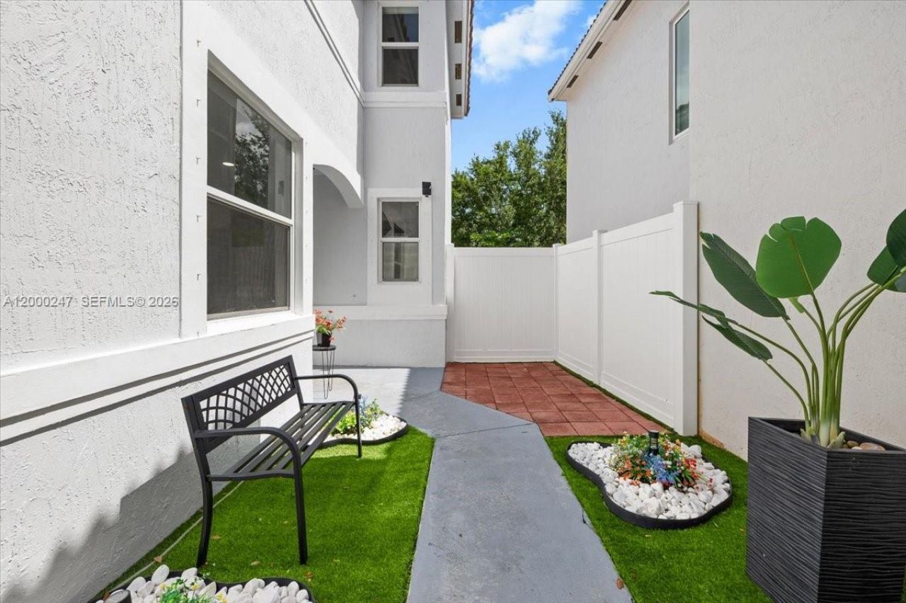 15385 SW 51st St, Davie, FL 33331 Photo