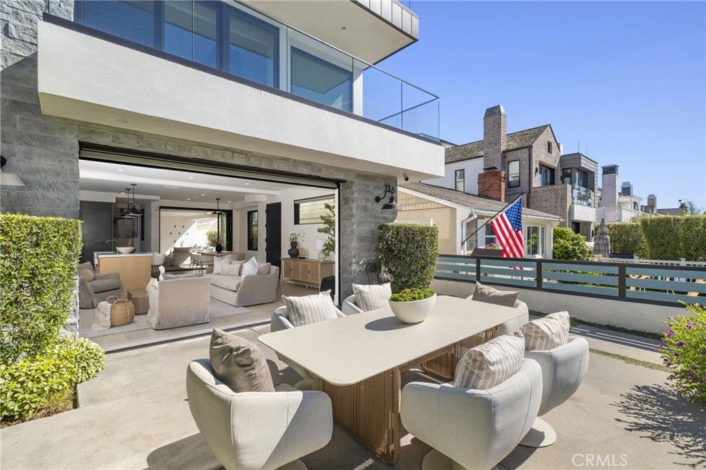 716 Heliotrope, Corona del Mar, CA 92625 Main Photo