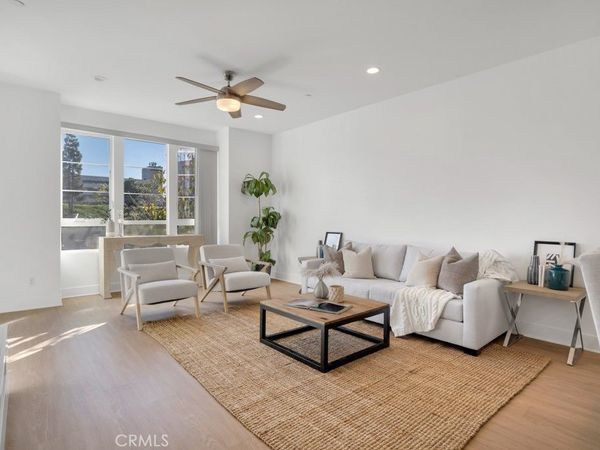 10832 W Riverton Court, North Hollywood, CA 91602