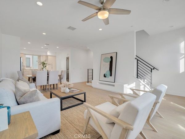 10832 W Riverton Court, North Hollywood, CA 91602