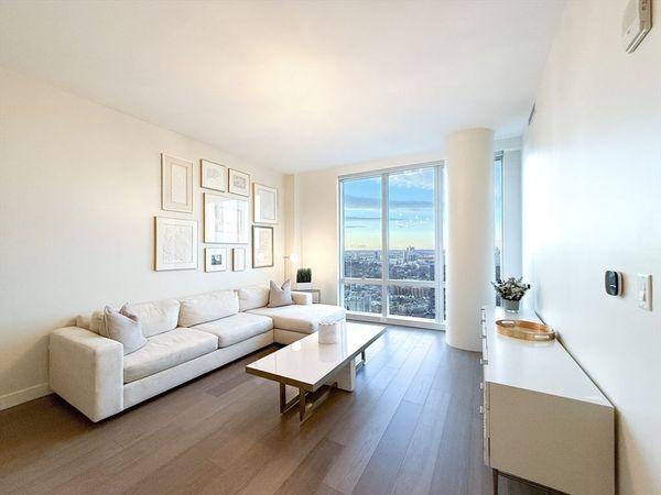 188 Brookline Ave, Unit 24I, Boston, MA 02215