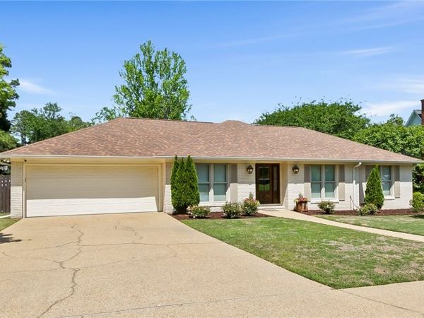 2026 Brandonwood Road, Tuscaloosa, AL 35406