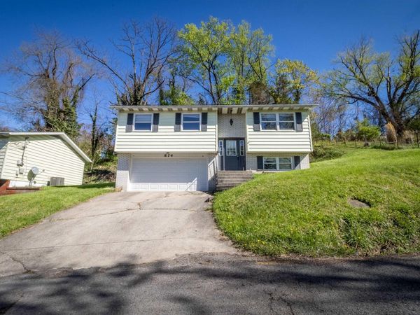 814 Clinton Avenue, Morgantown, WV 26505