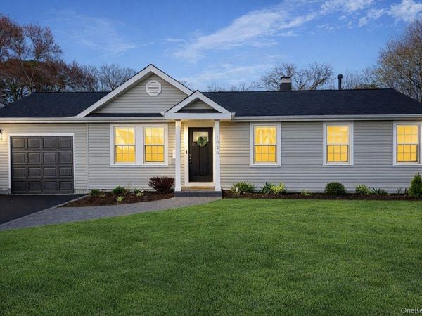 1026 Howells Road , Bay Shore, NY 11706