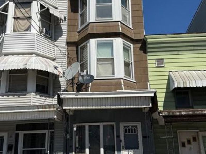 33 W Spruce Street, Mahanoy City, PA 17948 Main Photo