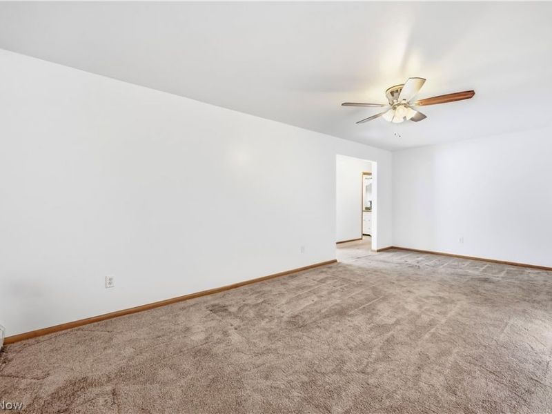 7156 Chestnut Ridge Road, Hubbard, OH 44425 Photo 10