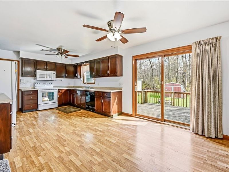 7156 Chestnut Ridge Road, Hubbard, OH 44425 Photo 11