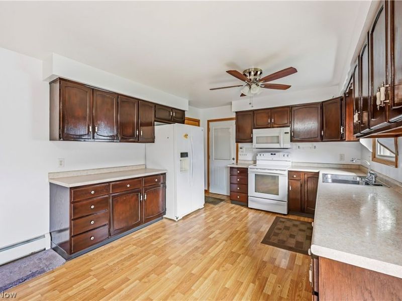 7156 Chestnut Ridge Road, Hubbard, OH 44425 Photo 13