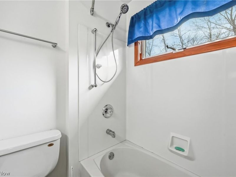 7156 Chestnut Ridge Road, Hubbard, OH 44425 Photo 28