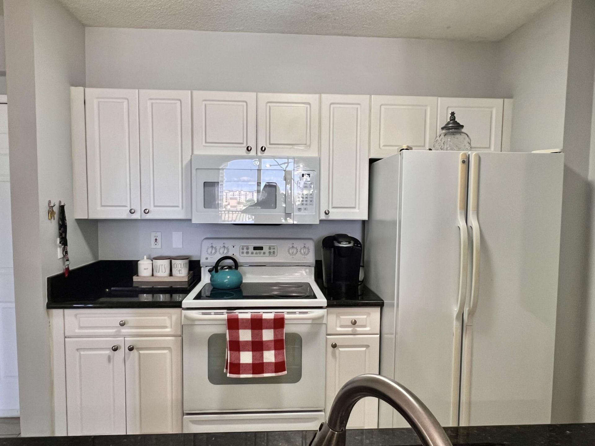 651 Okeechobee Boulevard, Unit 706, West Palm Beach, FL 33401 Photo