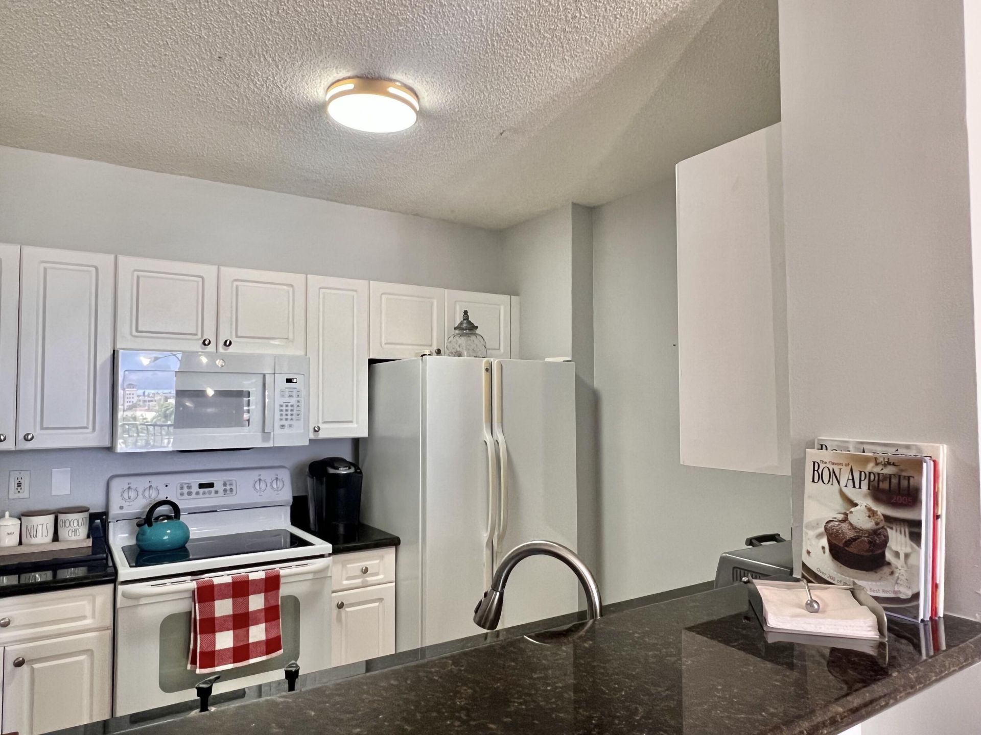 651 Okeechobee Boulevard, Unit 706, West Palm Beach, FL 33401 Photo