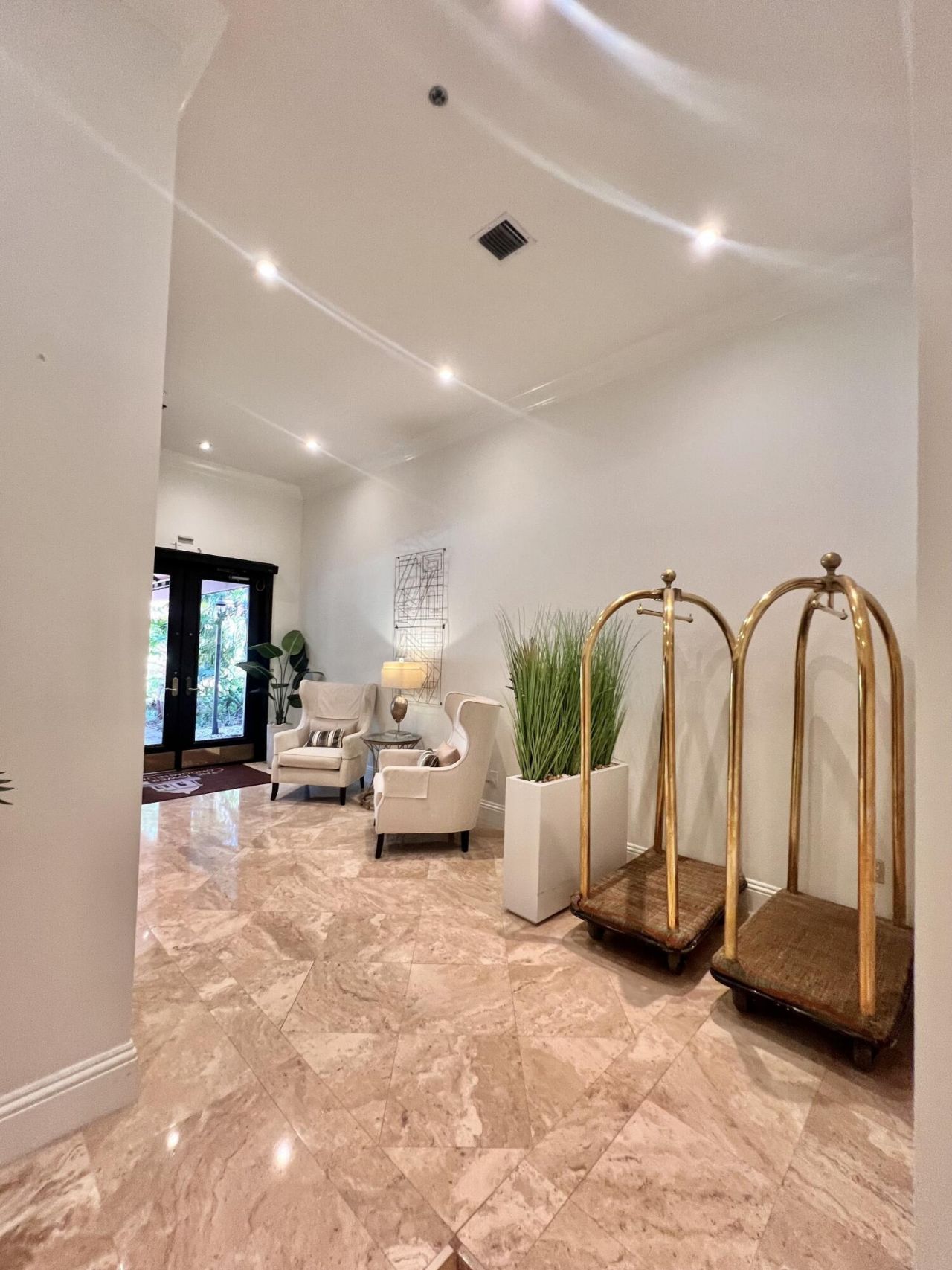 651 Okeechobee Boulevard, Unit 706, West Palm Beach, FL 33401 Photo