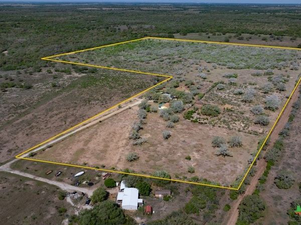 2632 Slickfield Road, Yorktown, TX 78164