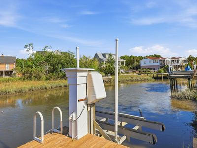 1682 Old Military Road, Charleston, SC 29412