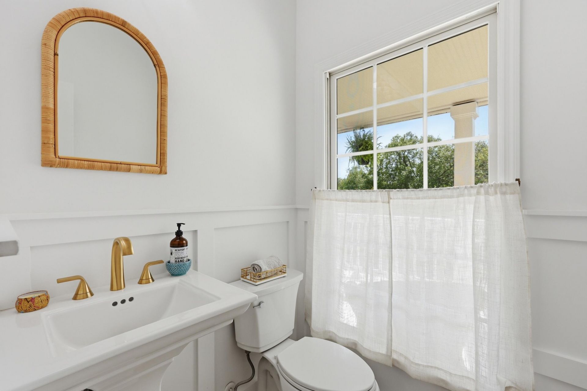 1682 Old Military Road Photo 32