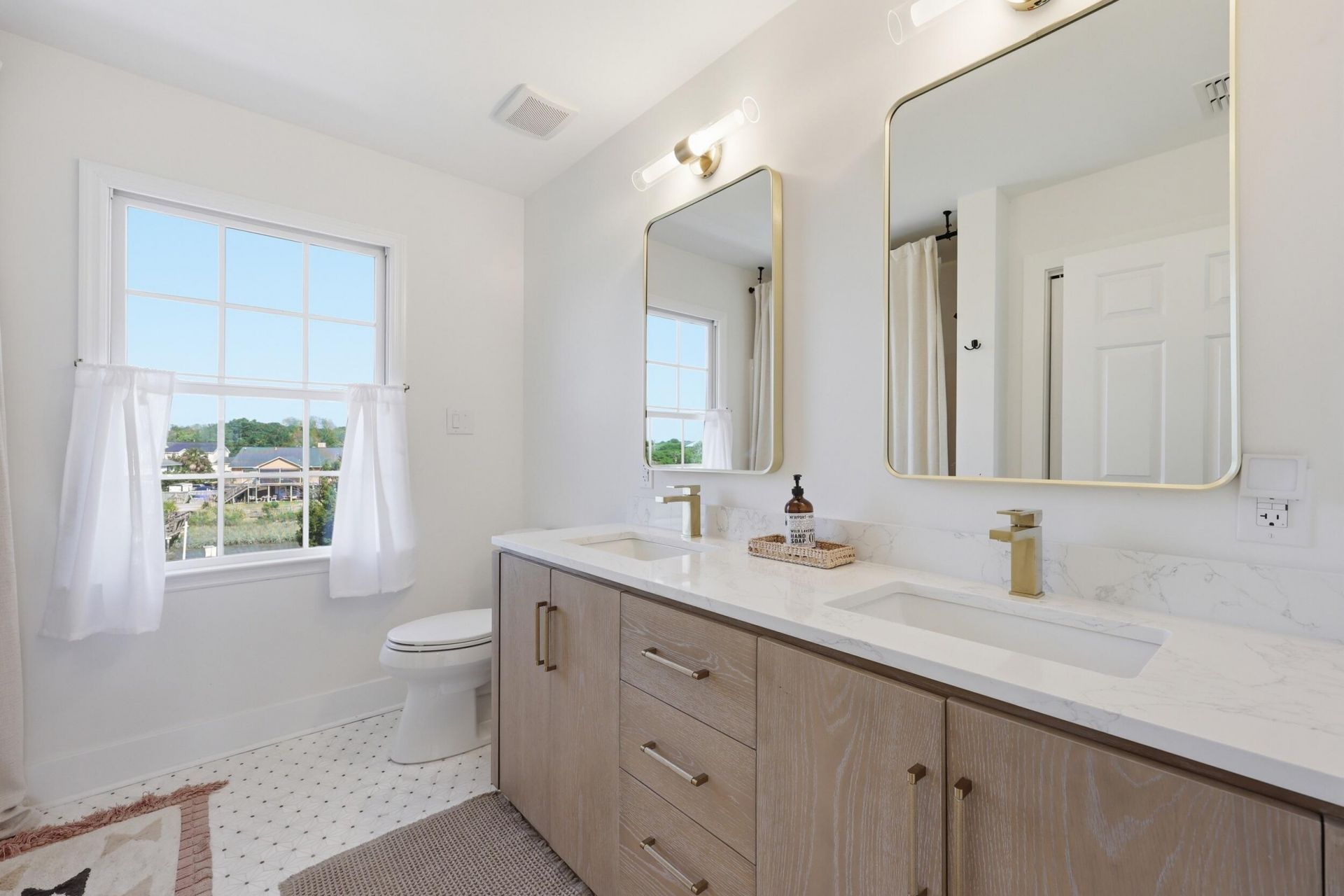 1682 Old Military Road Photo 47