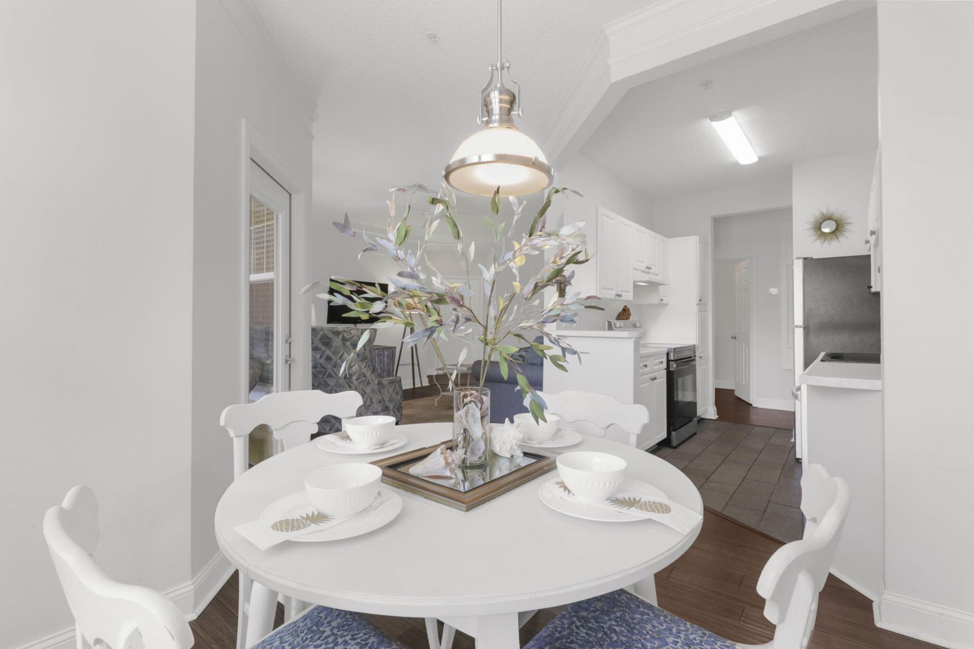 1925 Chatelain Way Photo 11