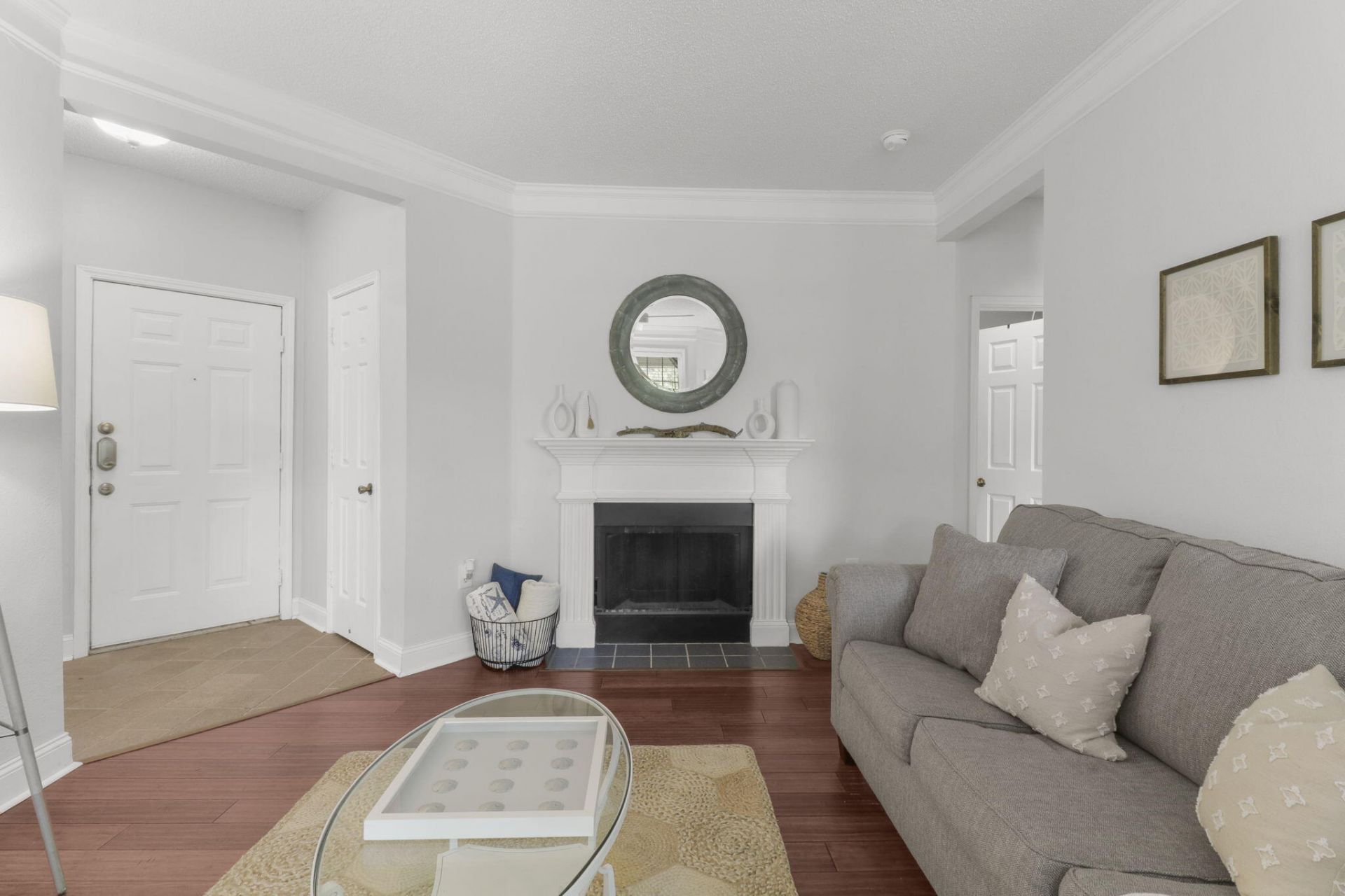 1925 Chatelain Way Photo 11