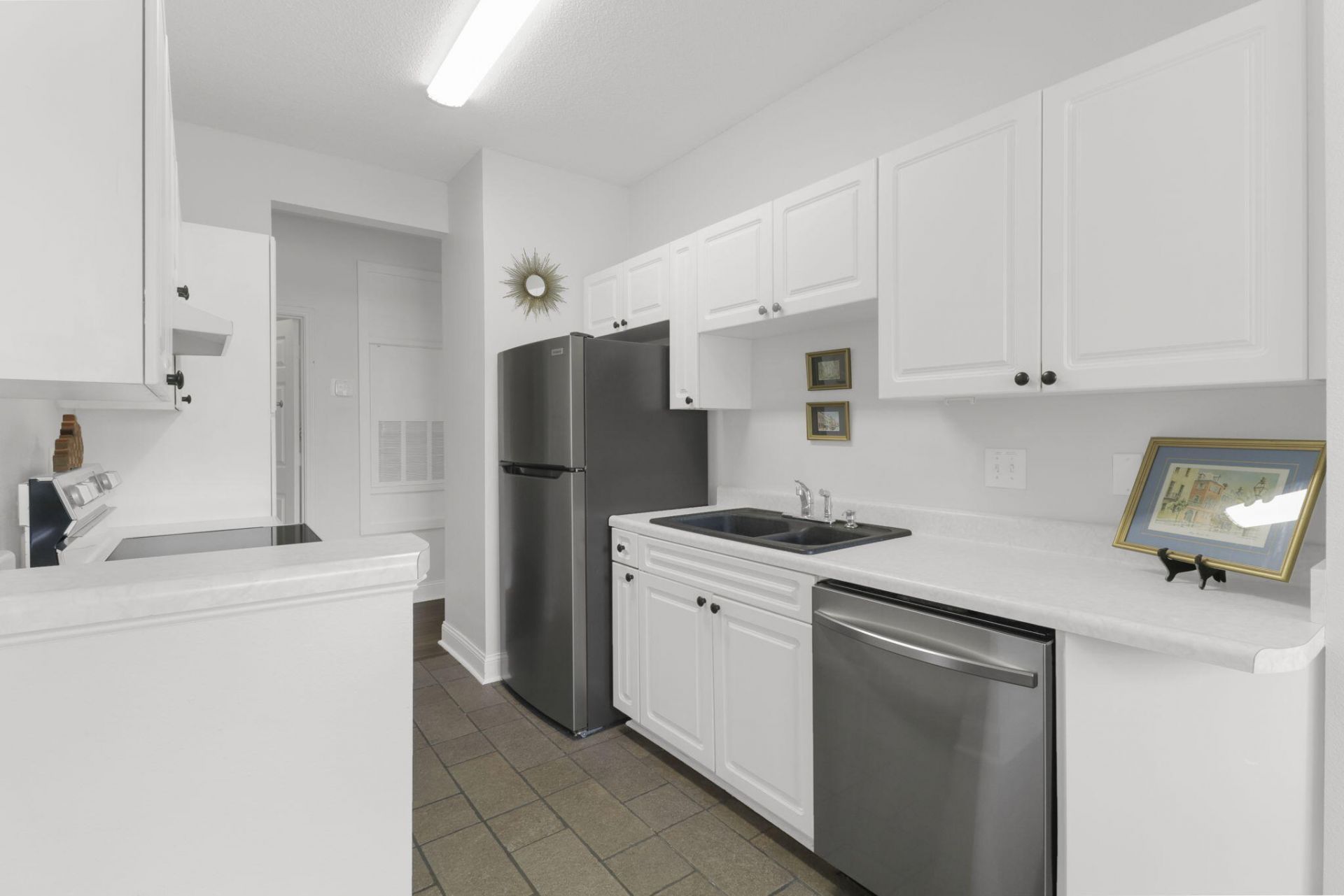 1925 Chatelain Way Photo 13