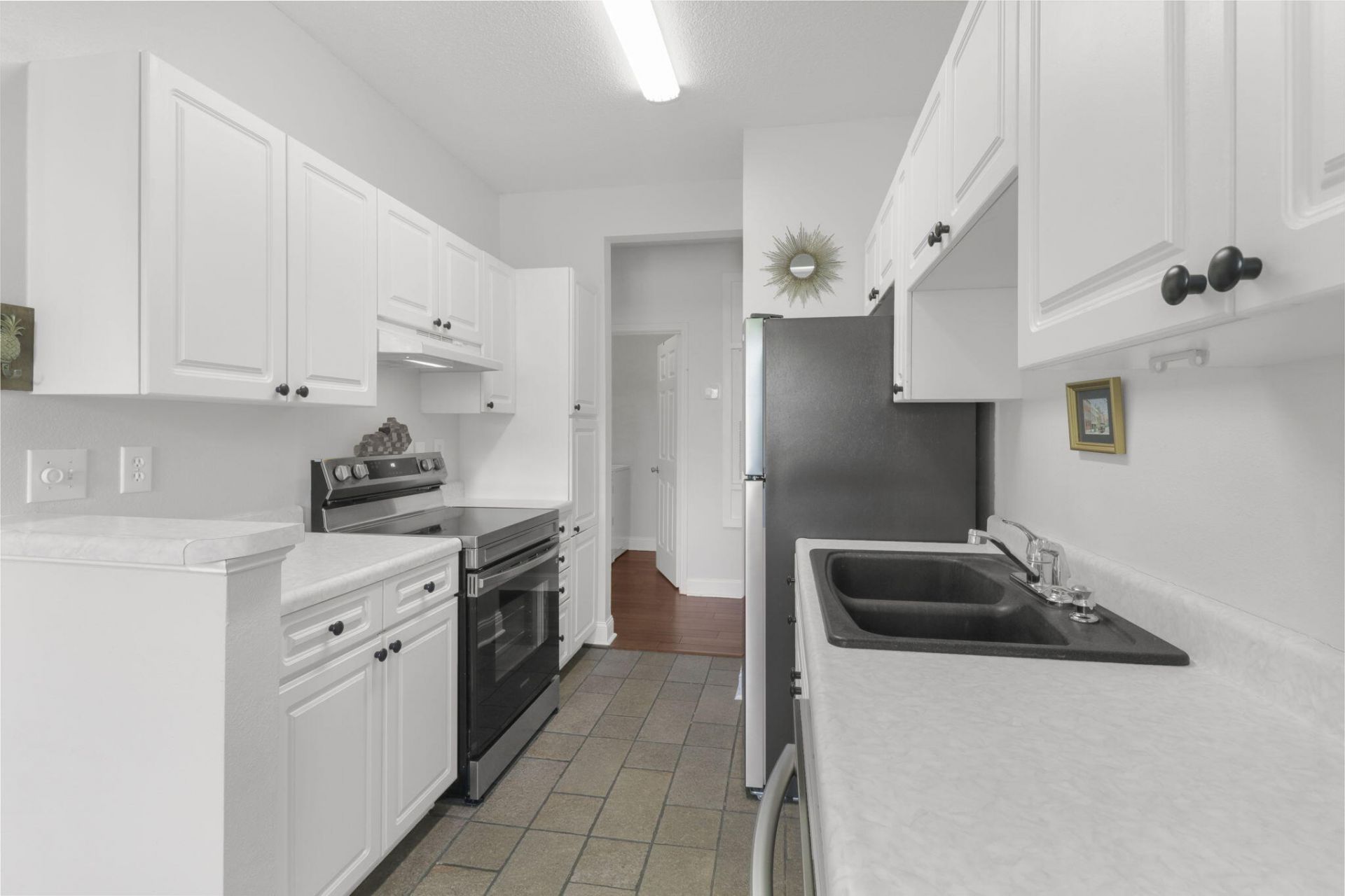 1925 Chatelain Way Photo 14