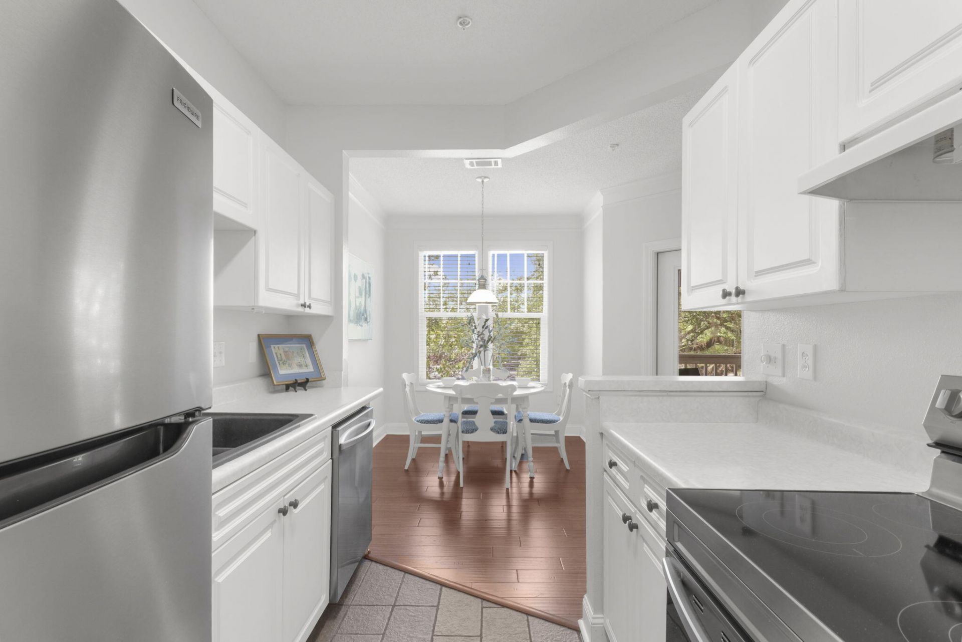 1925 Chatelain Way Photo 16