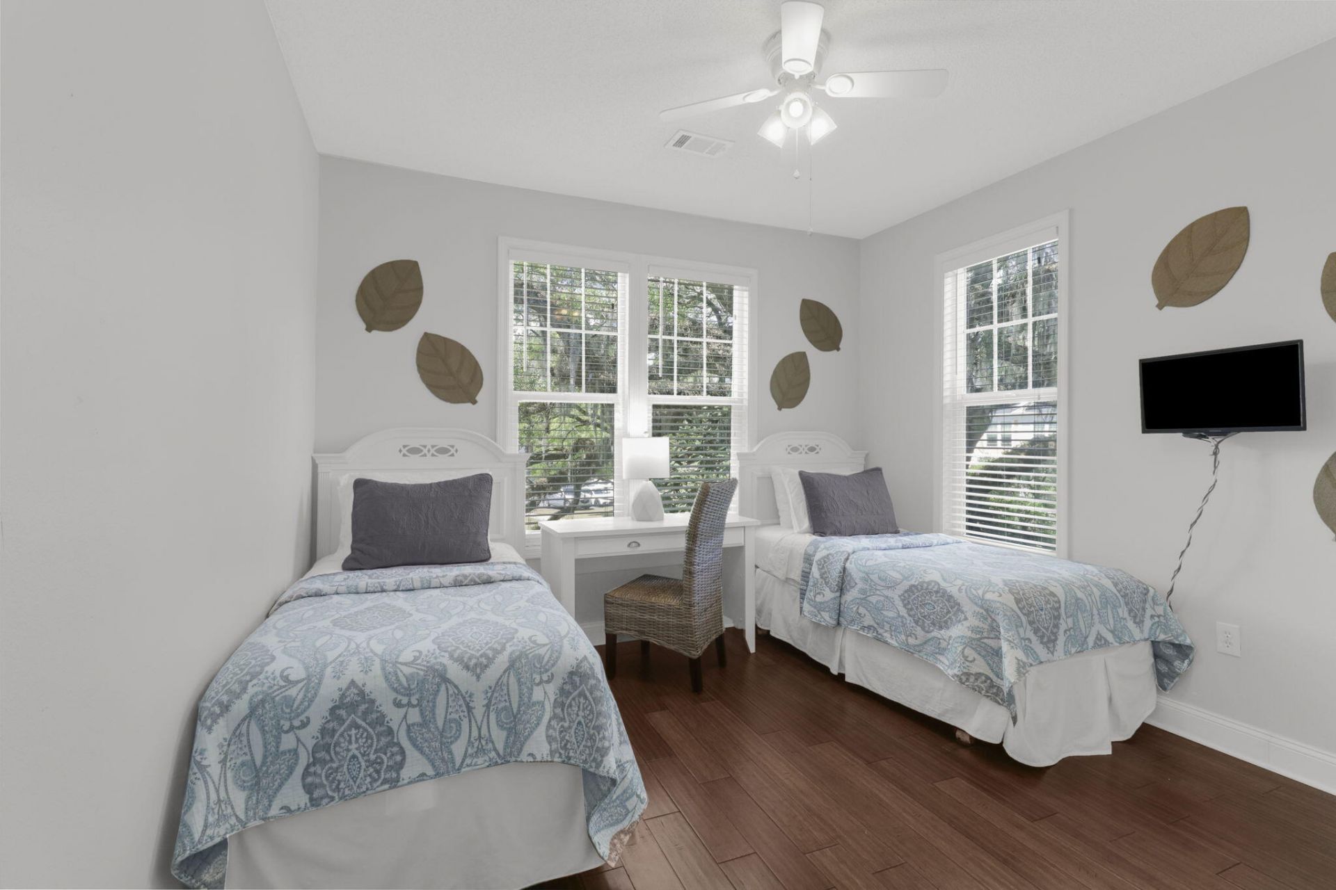 1925 Chatelain Way Photo 24