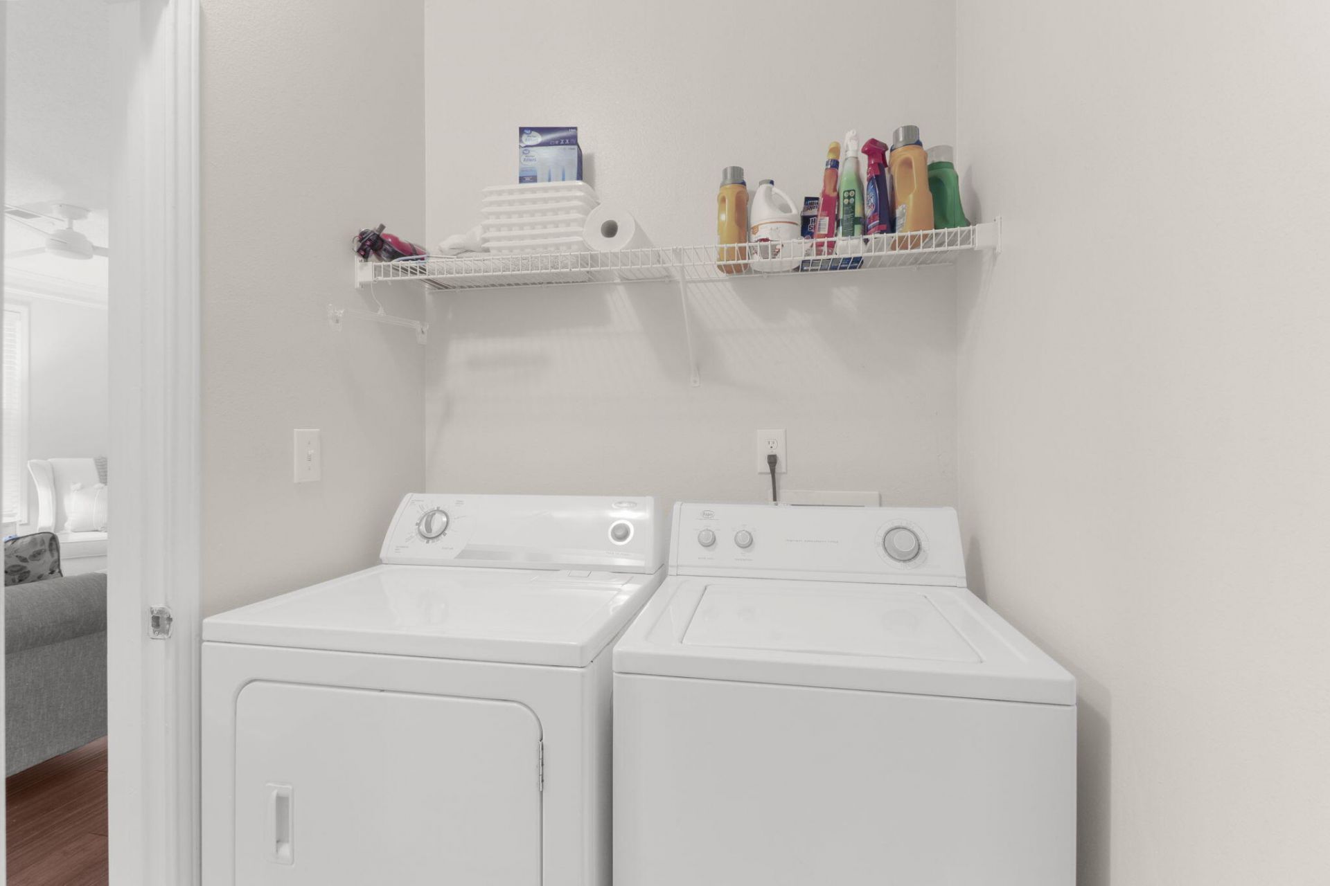 1925 Chatelain Way Photo 28