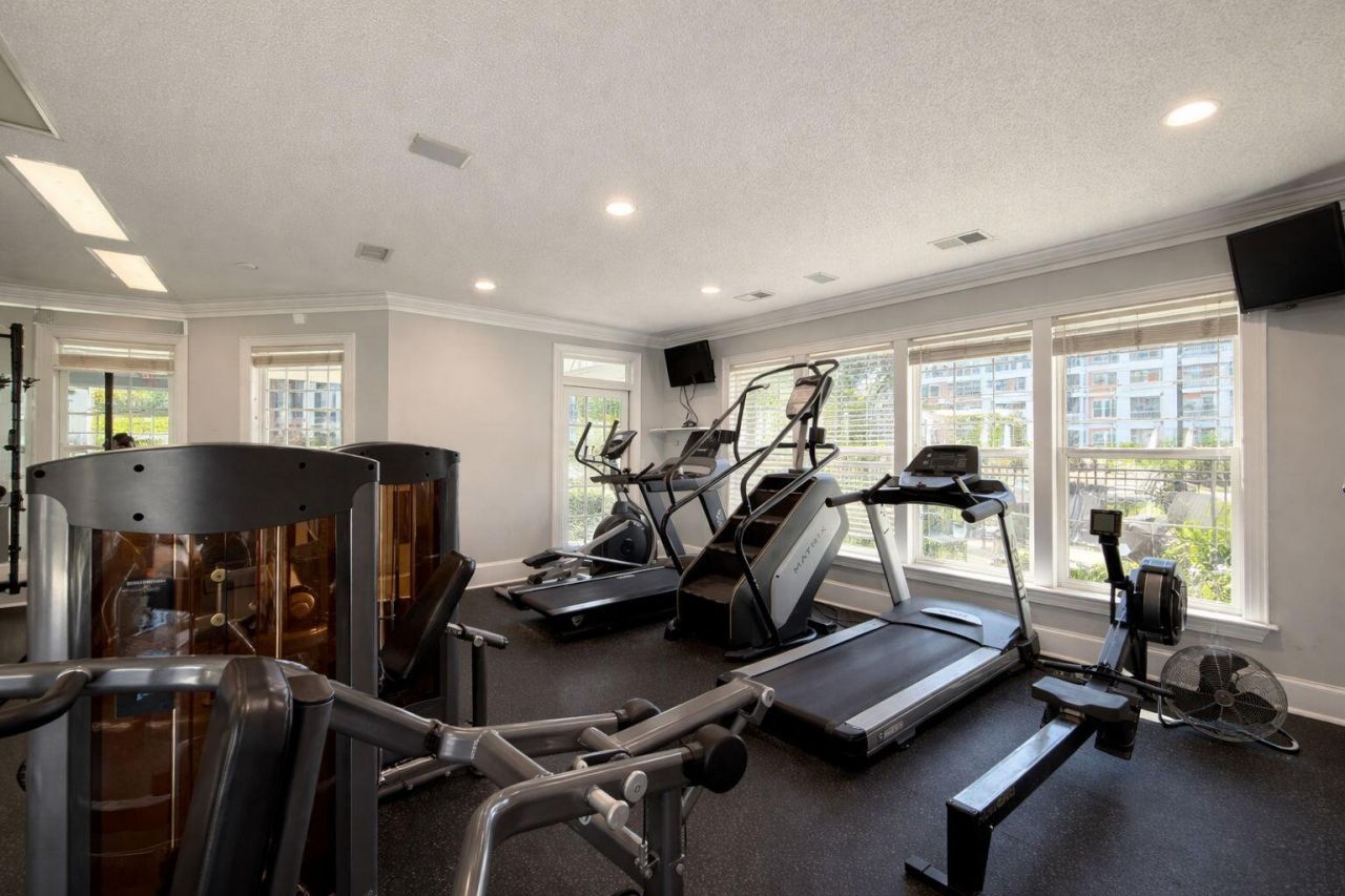 1925 Chatelain Way Photo 37