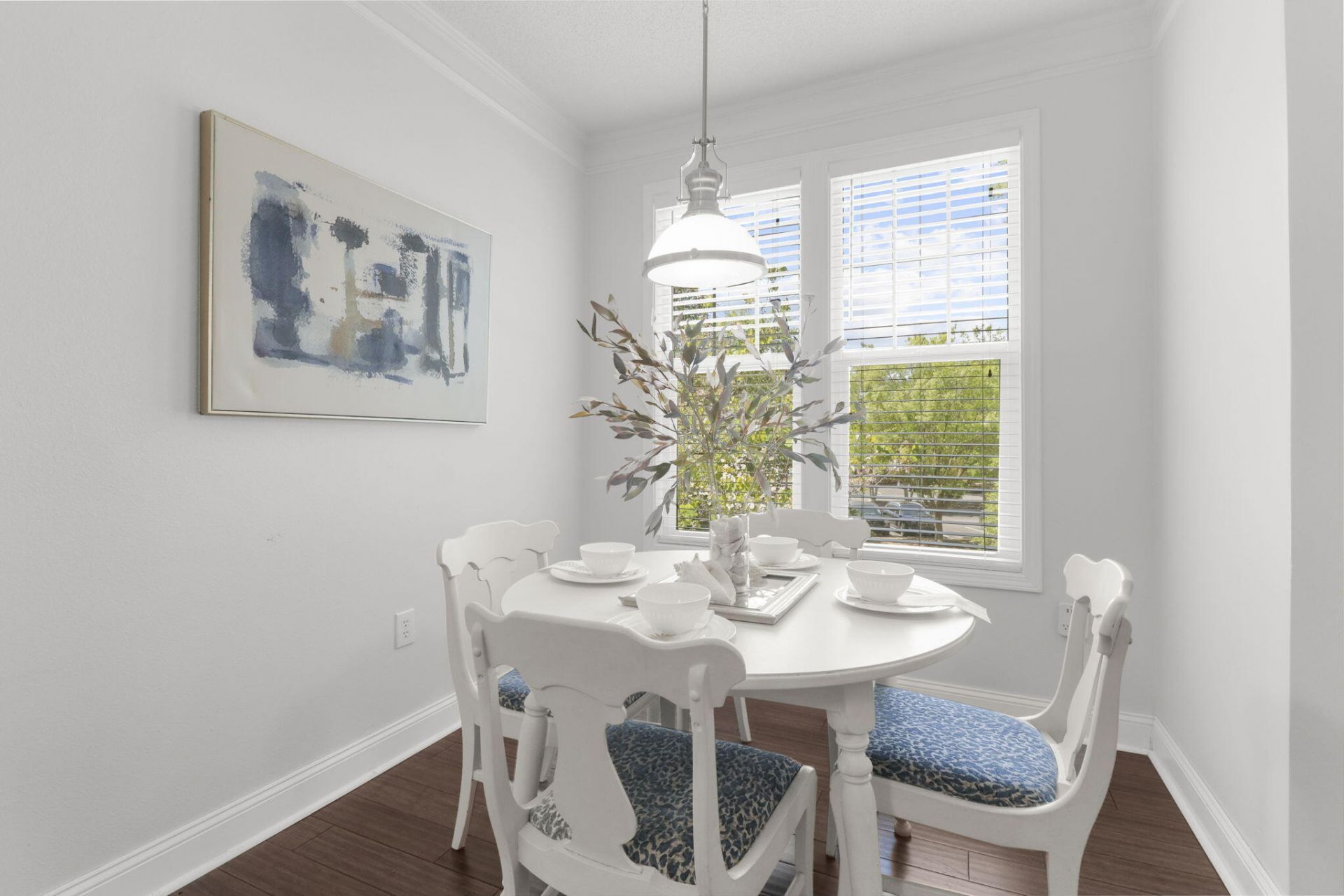 1925 Chatelain Way Photo 4