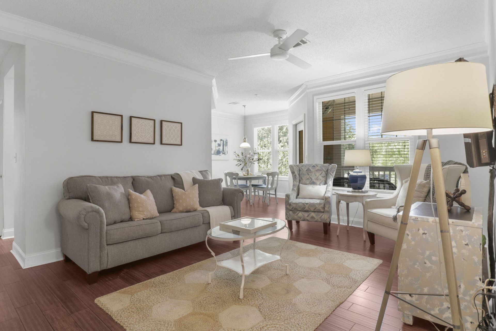 1925 Chatelain Way Photo 5