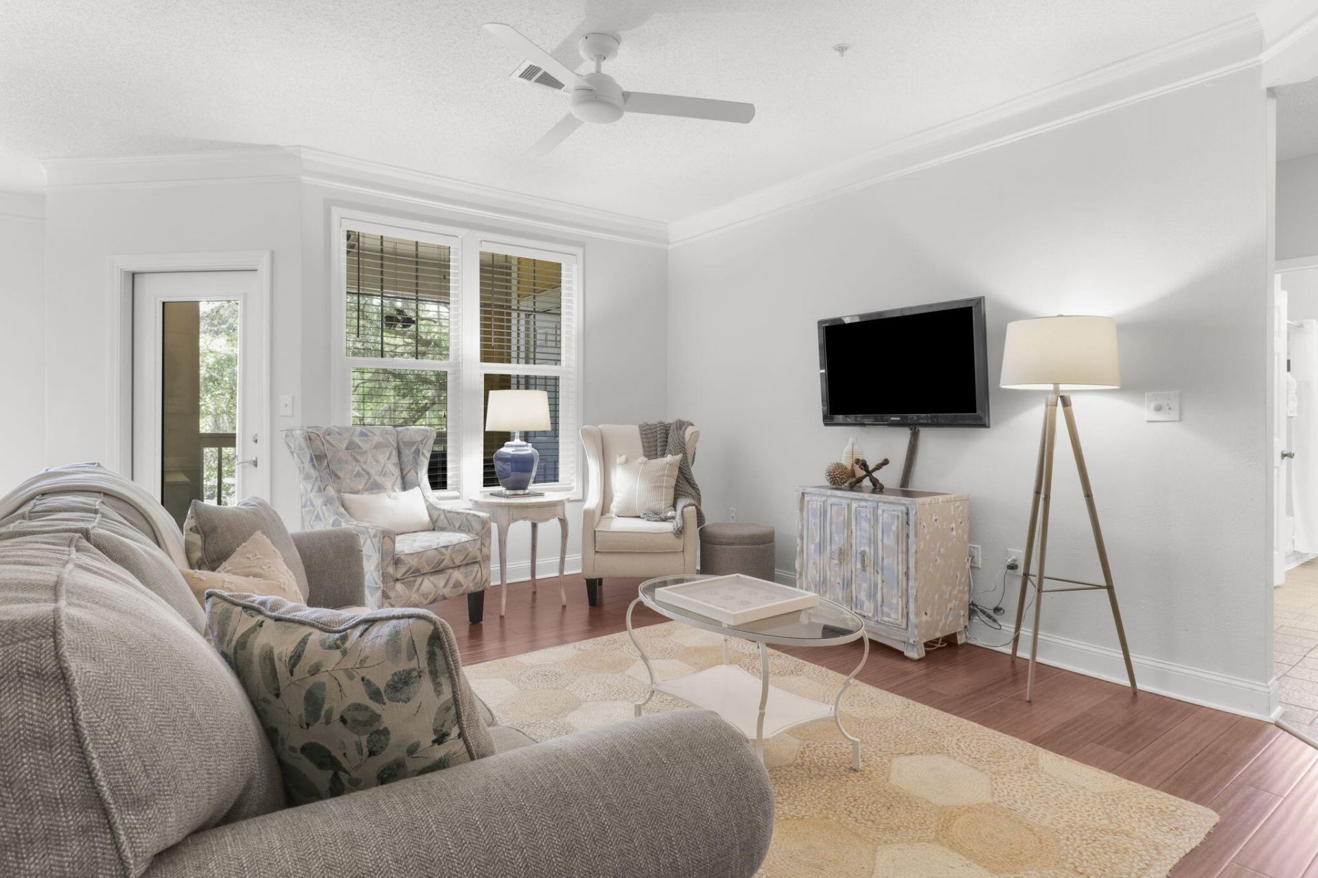 1925 Chatelain Way Photo 9